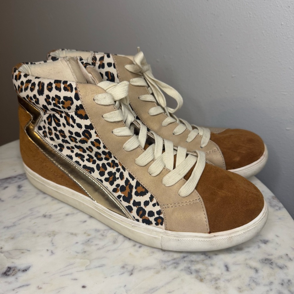 Coconuts by Matisse High Top Sneakers
Size 10 leopard shoes Fabric Upper